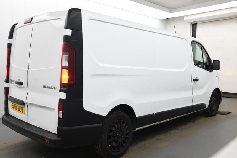 Used Renault Trafic Business 2016 White MPV