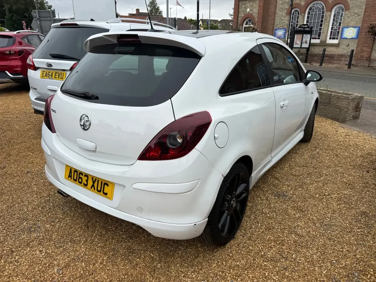 Used Vauxhall Corsa Edition 2014 White Hatchback