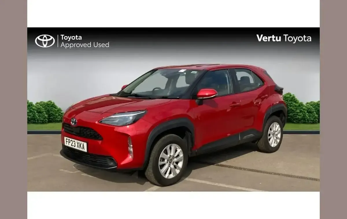 Used Toyota Yaris Cross 113 HP (83 kW) 2023 Red SUV
