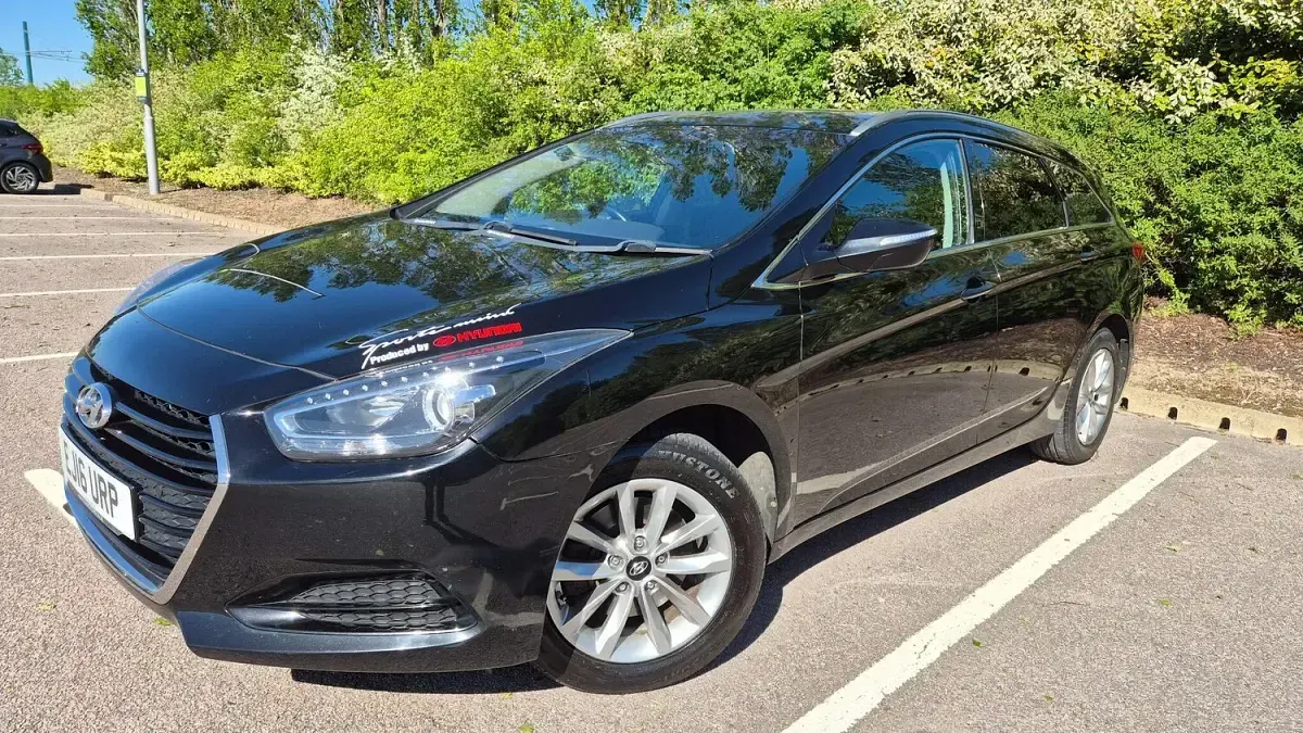 Used Hyundai i40 141 HP (103 kW) 2016 Black Estate