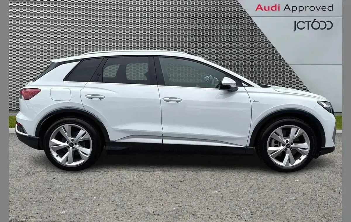 Used Audi Q4 e-tron S-Line 150 kW (204 HP) 2023 White SUV