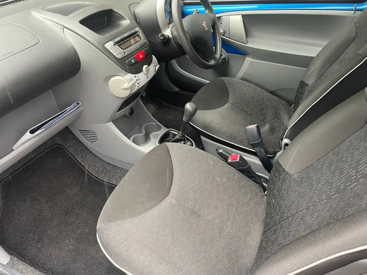 Used Peugeot 107 68 HP (50 kW) 2011 Blue Hatchback