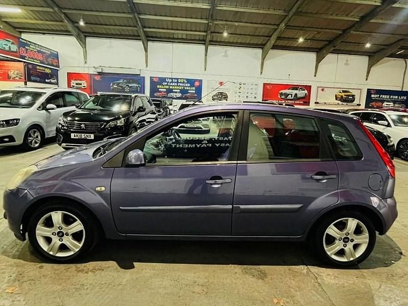 Used Ford Fiesta Zetec 67 HP (49 kW) 2007 Purple Hatchback