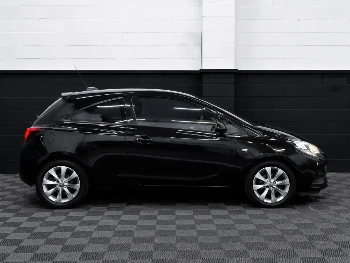 Used Vauxhall Corsa 75 HP (55 kW) 2017 Black Hatchback