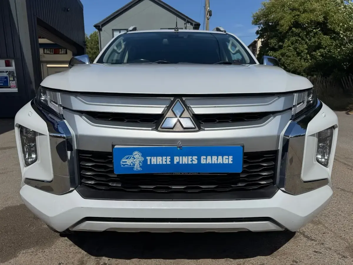 Used Mitsubishi L200 Warrior 150 HP (110 kW) 2020 White Pickup