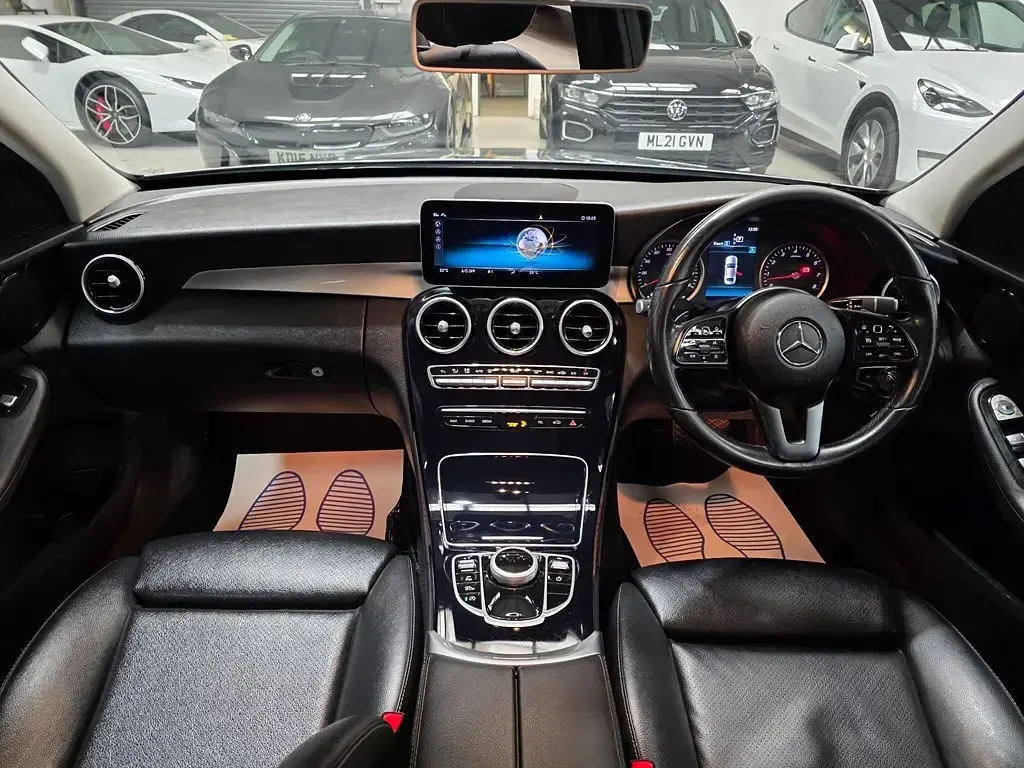 Usado Mercedes C180 SE 2019 Cinzento Sedan
