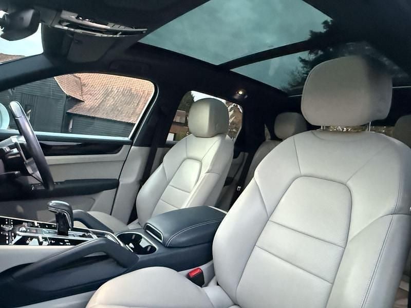 Used Porsche Cayenne 462 HP (339 kW) 2021 White SUV