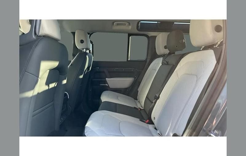 New Land Rover Defender SE Dynamic 249 HP (183 kW) 2025 Other SUV