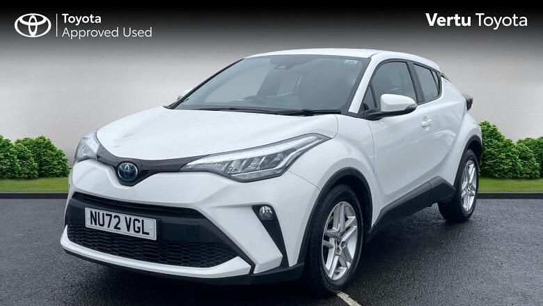 Used Toyota C-HR 122 HP (89 kW) 2022 White SUV