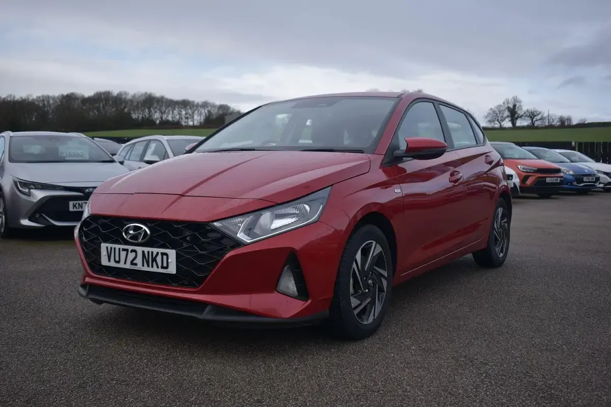Used Hyundai i20 SE 100 HP (73 kW) 2022 Red Hatchback