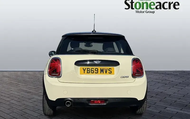 Used Mini Cooper Classic 136 HP (100 kW) 2021 Hatchback