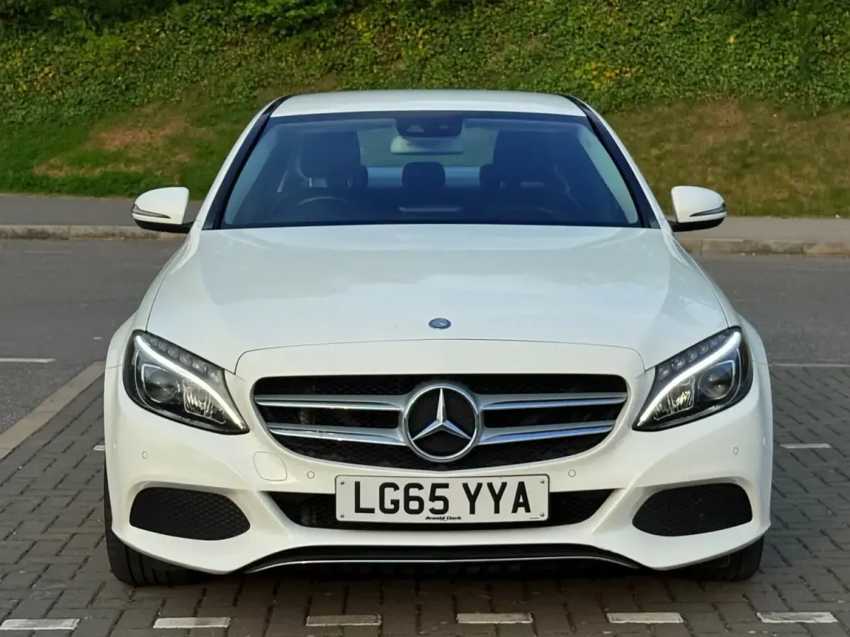Used Mercedes C220 170 HP (125 kW) 2015 White Sedan