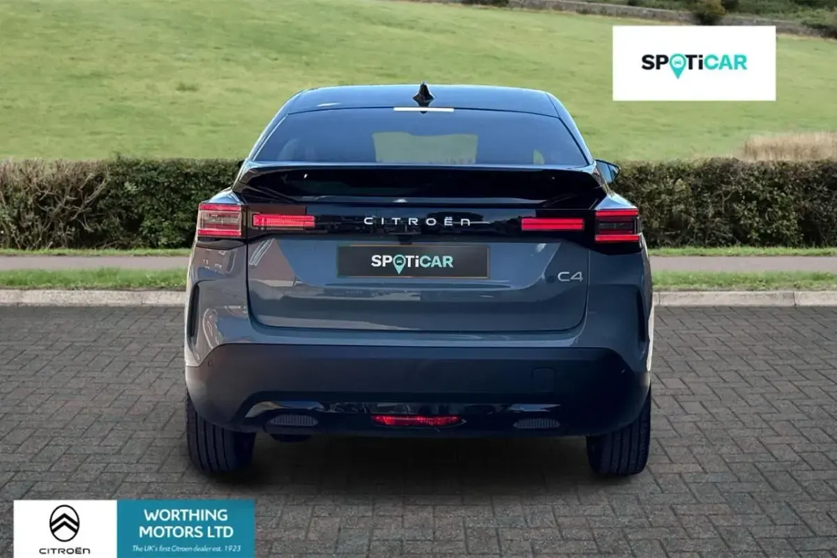 Used Citroën e-C4 113 kW (154 HP) 2025 Green Hatchback