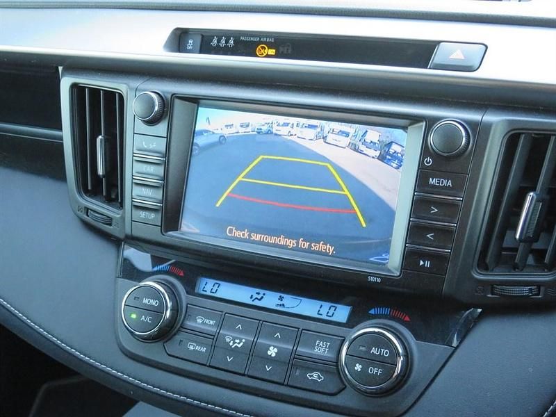 Usado Toyota RAV4 176 HP (129 kW) 2017 Preto SUV
