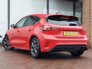 Used Ford Focus ST-Line 125 HP (91 kW) 2023 Red Hatchback