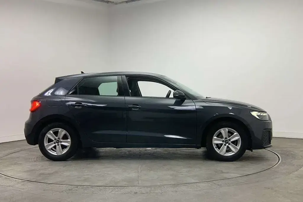 Used Audi A1 Design 94 HP (69 kW) 2023 Grey SUV