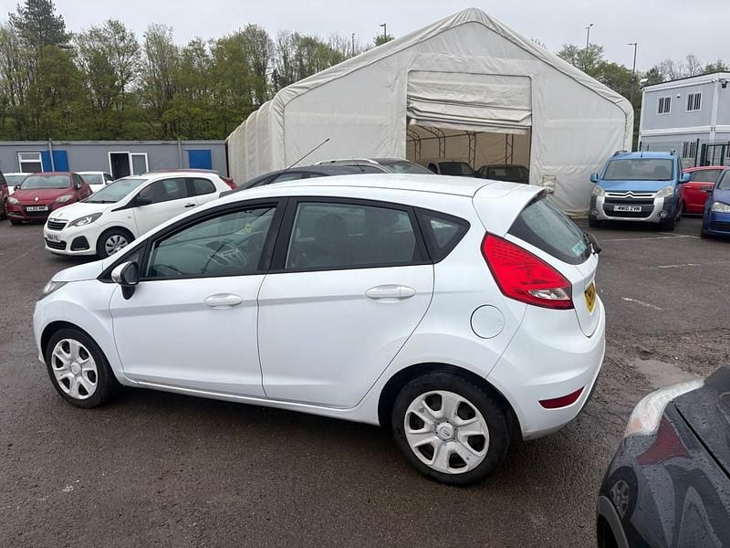Used Ford Fiesta 2010 White Hatchback
