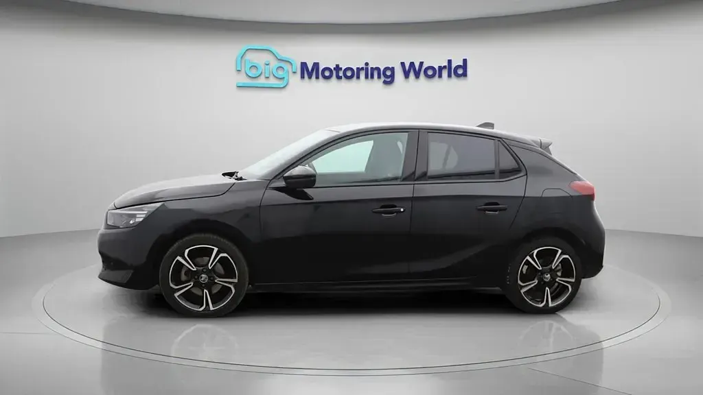 Second-hand Vauxhall Corsa Ultimate 100 CP (73 kW) 2023 Negru Hatchback