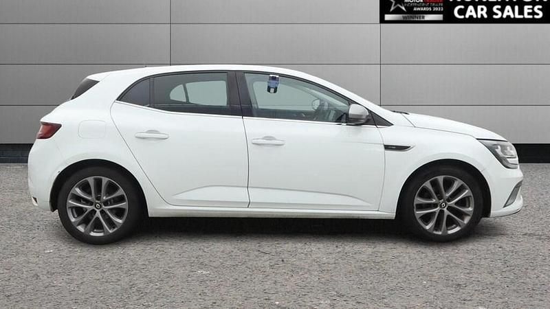 Used Renault Mégane GT Line GT-Line 130 HP (95 kW) 2018 White Hatchback