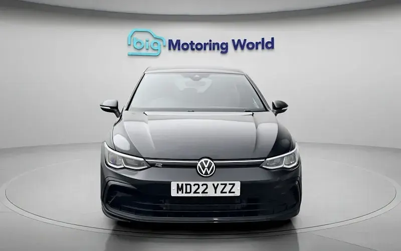 Used VW Golf VIII R-line 131 HP (96 kW) 2024 Hatchback