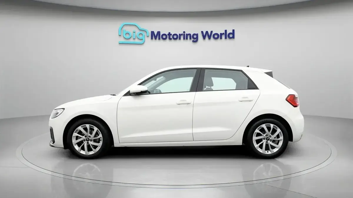 Used Audi A1 Sportback Sport 110 HP (80 kW) 2022 White Hatchback