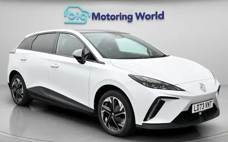 Begagnad MG MG4 EV Trophy 150 kW (204 HK) 2025 Halvkombi
