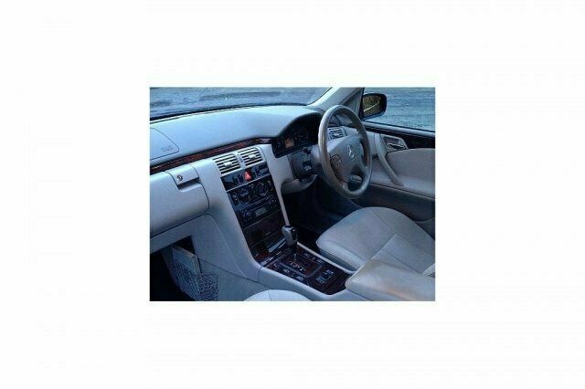 Begagnad Mercedes E200 Elegance 2001 Sedan