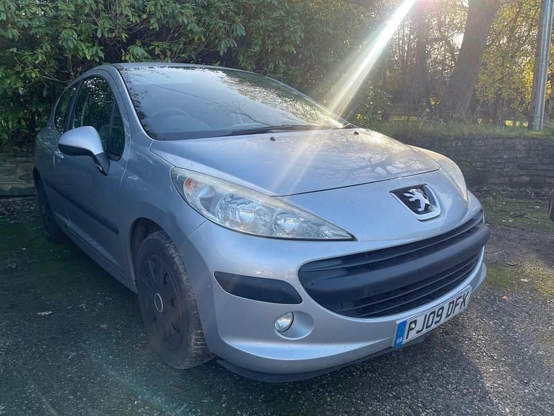 Silver Used 2009 Peugeot 207 S Hatchback | £999 (Good price) - Image 1/4