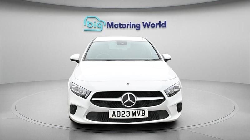 Used Mercedes A180 Executive 136 HP (100 kW) 2023 White Hatchback
