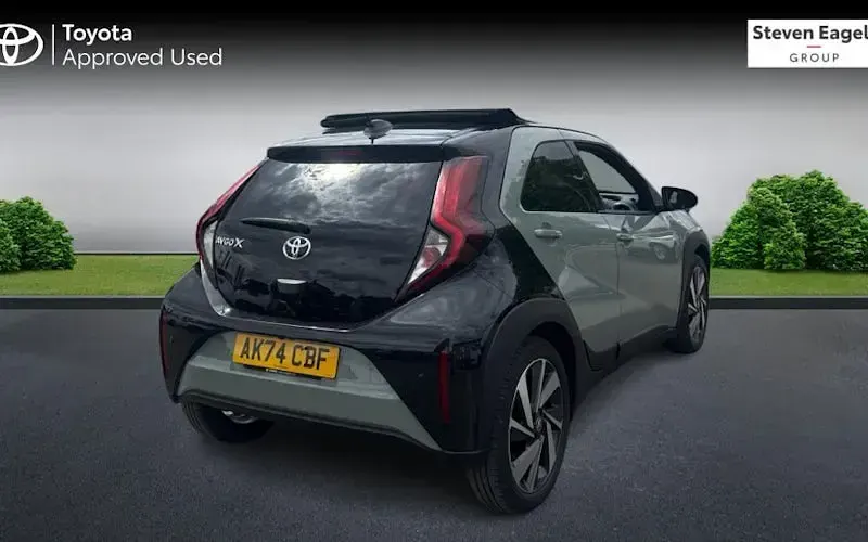 Used Toyota Aygo X 72 HP (52 kW) 2024 Green SUV