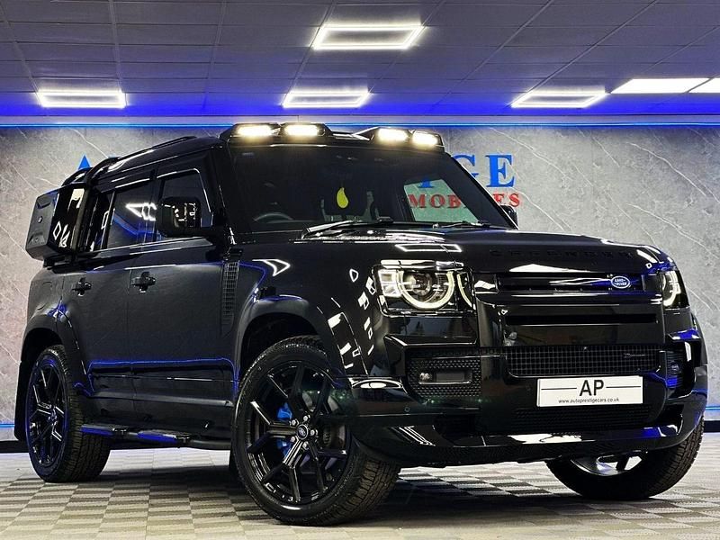 Used Land Rover Defender SE Dynamic 2025 Met black SUV