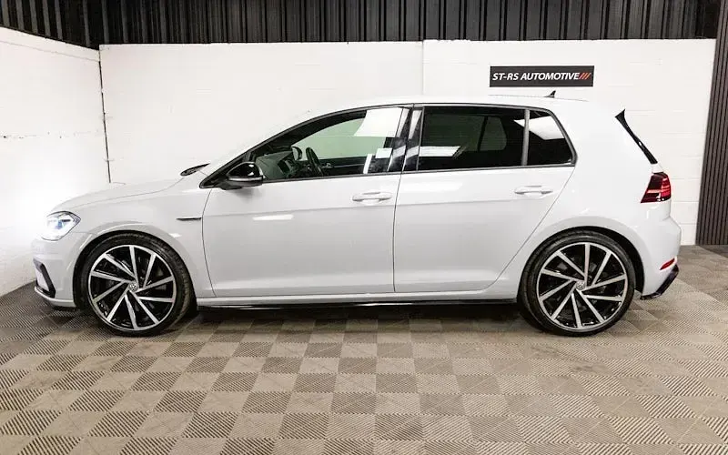 Used VW Golf VII R 400 HP (294 kW) 2020 Red Hatchback