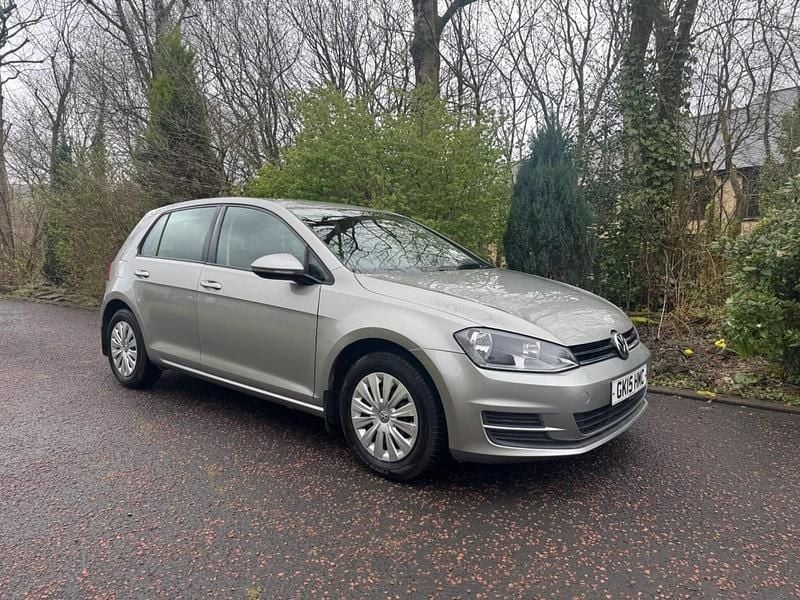 Usado VW Golf VII S 105 HP (77 kW) 2015 Prateado Citadino