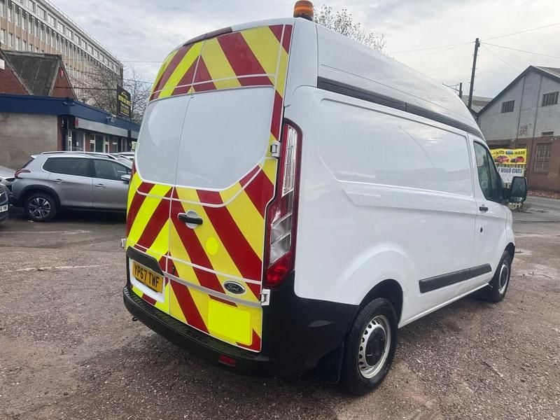 Used Ford Transit Custom 105 HP (77 kW) 2017 White Van