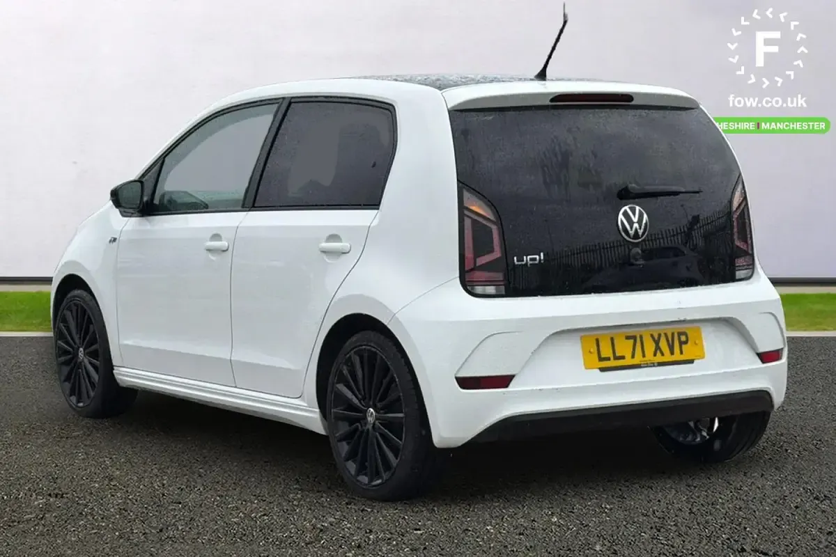 Used VW up! R-line 65 HP (47 kW) 2022 White Hatchback