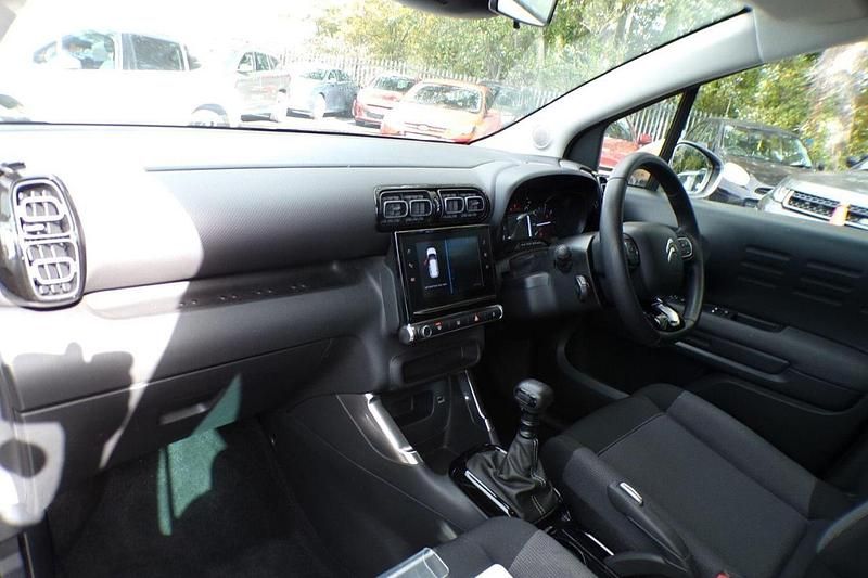 White Used 2023 Citroën C3 Aircross PureTech SUV | £14,389 (Fair price) - Image 1/4