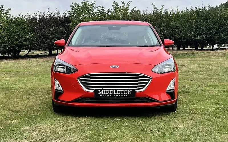 Used Ford Focus Zetec 120 HP (88 kW) 2021 Red Hatchback