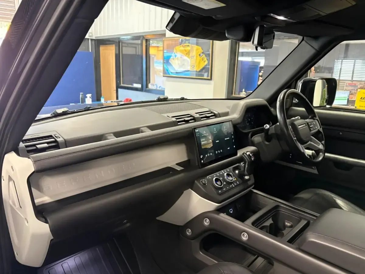 Usado Land Rover Defender HSE 296 CV (217 kW) 2021 Gris SUV