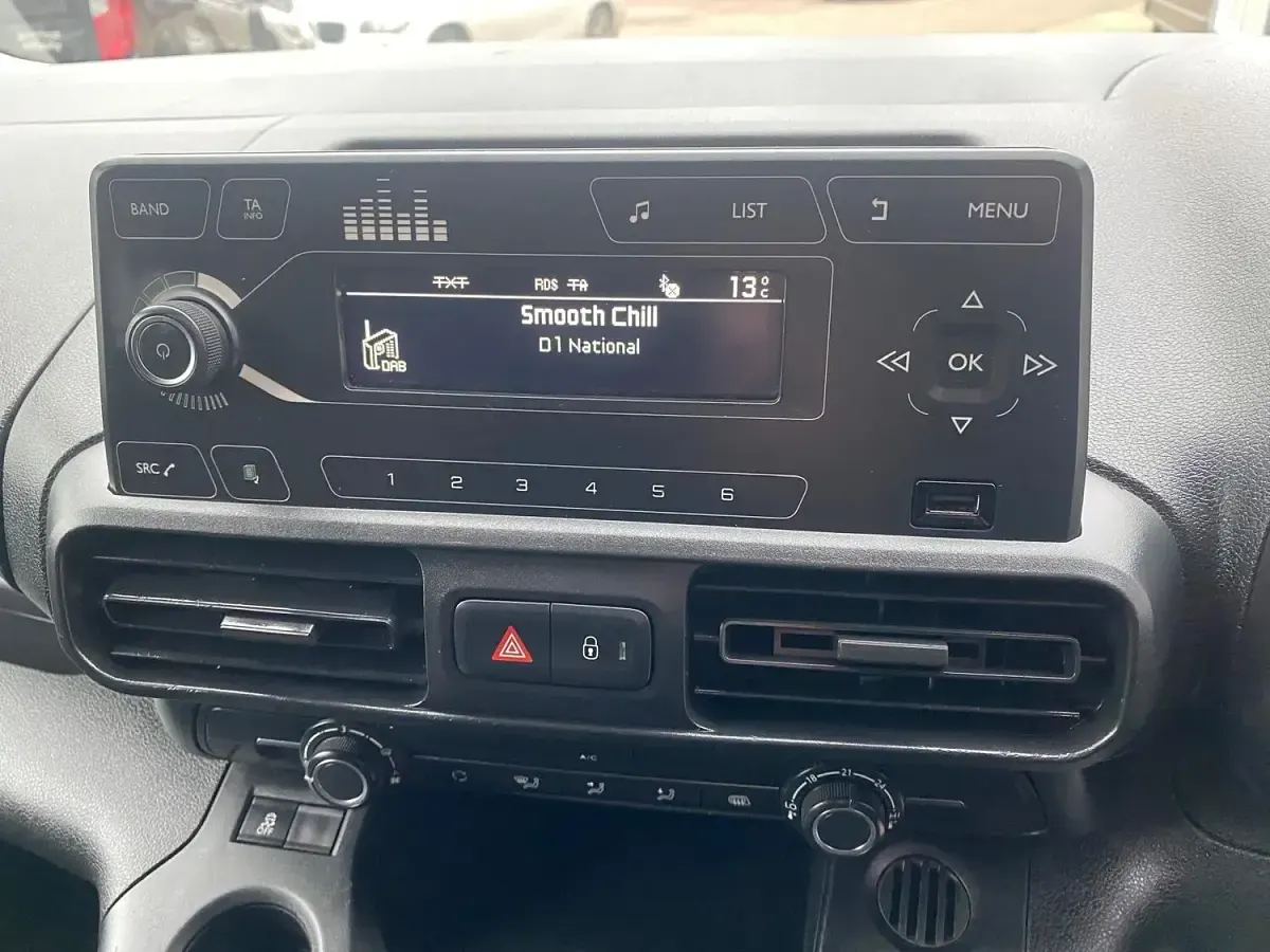 Used Vauxhall Combo 2022 White MPV
