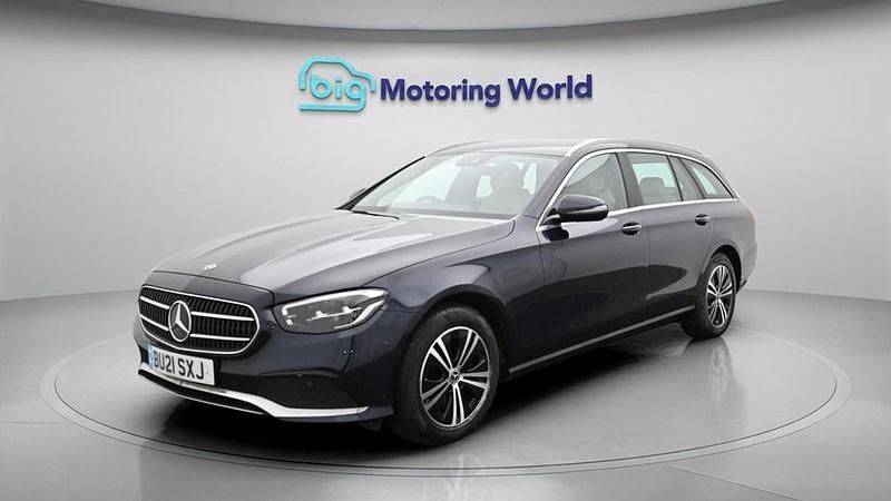 Used Mercedes E200 211 HP (155 kW) 2021 Blue Estate