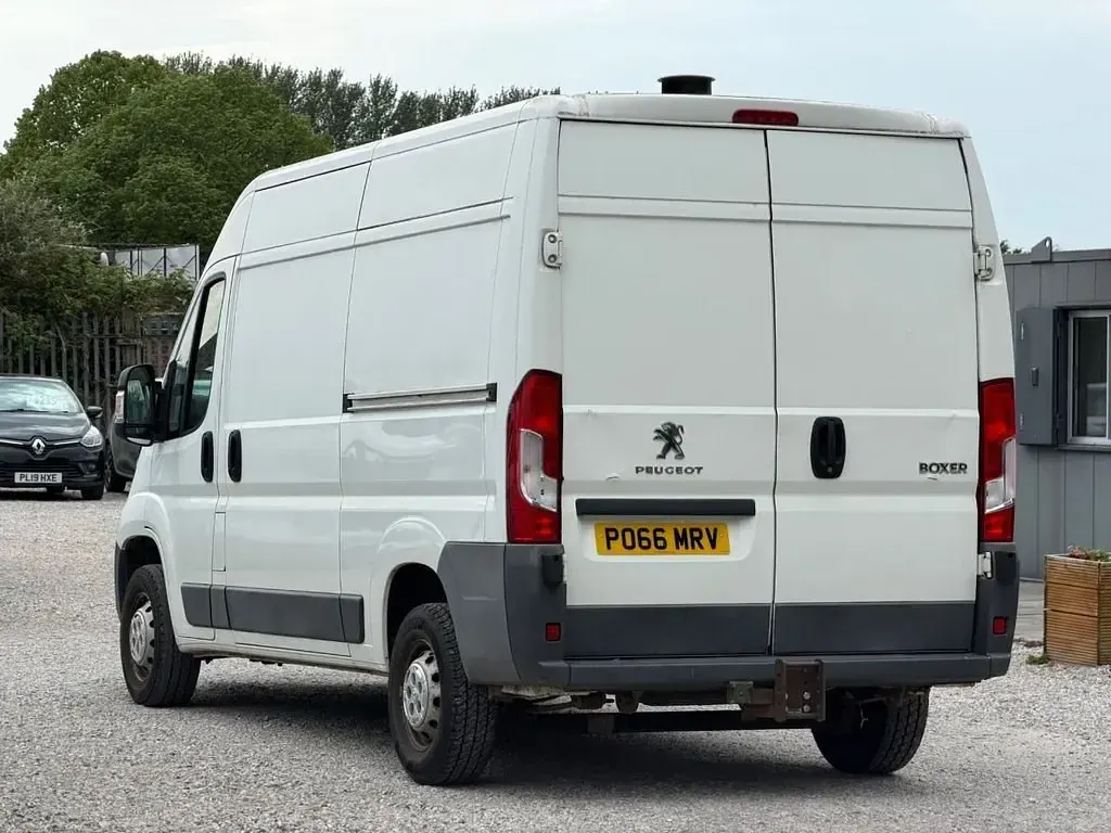 Usado Peugeot Boxer 130 HP (95 kW) 2016 Branco Van