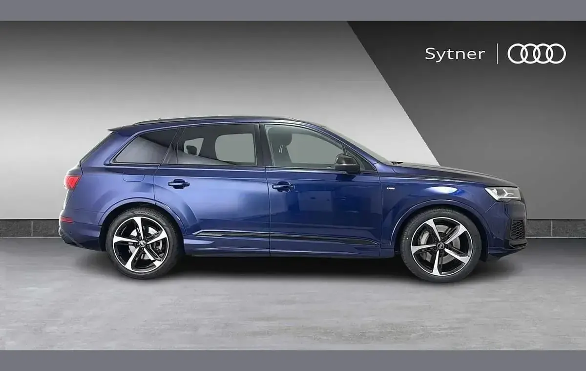 Used Audi Q7 Black Edition 375 HP (275 kW) 2023 Blue SUV