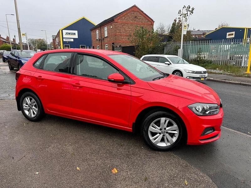 Used VW Polo SE 95 HP (69 kW) 2018 Red Hatchback