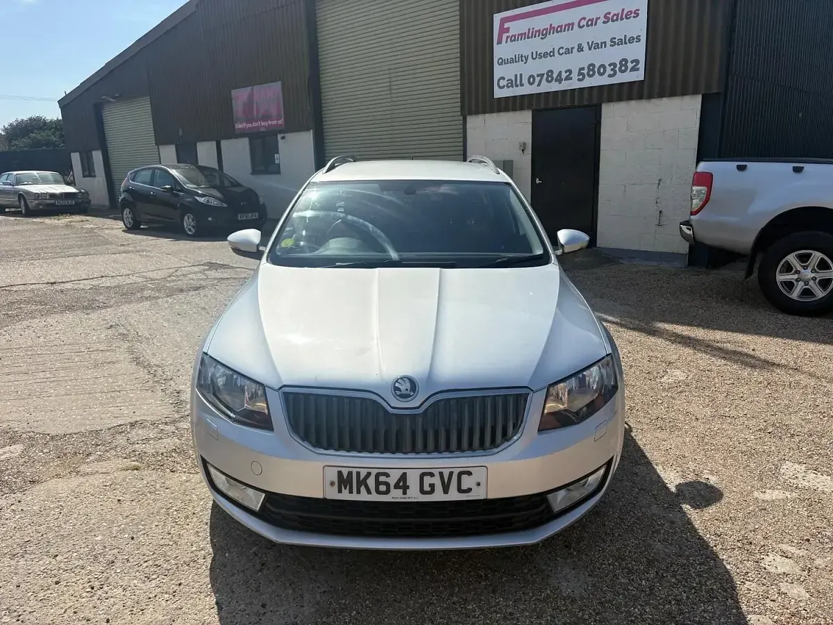 Used Skoda Octavia Elegance 105 HP (77 kW) 2014 Silver Estate
