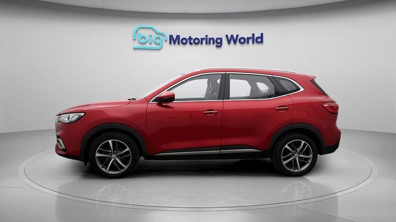 Used MG HS Excite 162 HP (119 kW) 2023 Red SUV