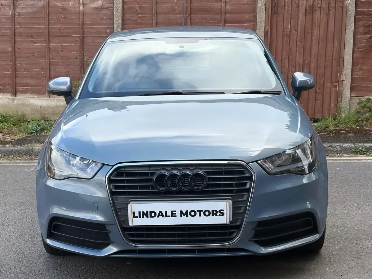 Used Audi A1 Comfort 105 HP (77 kW) 2012 Blue Hatchback