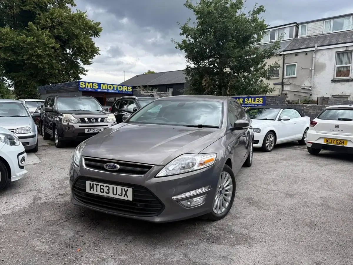 Used Ford Mondeo Business Edition 2013 Brown Hatchback