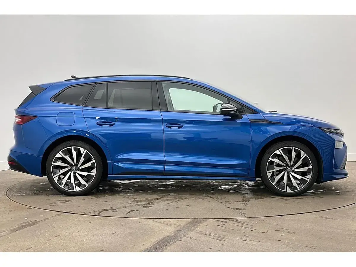 Used Skoda Enyaq iV SportLine 154 kW (210 HP) 2026 Race blue metallic SUV
