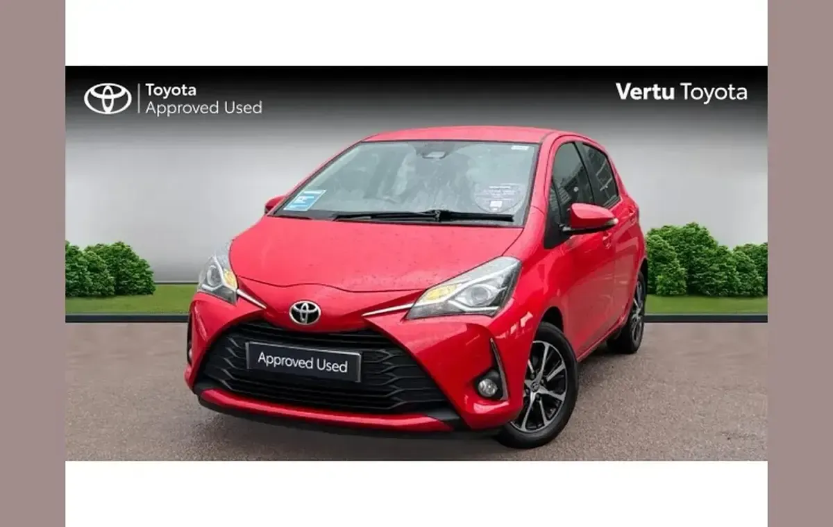 Gebraucht Toyota Yaris 111 PS (81 kW) 2018 Rot Kleinwagen