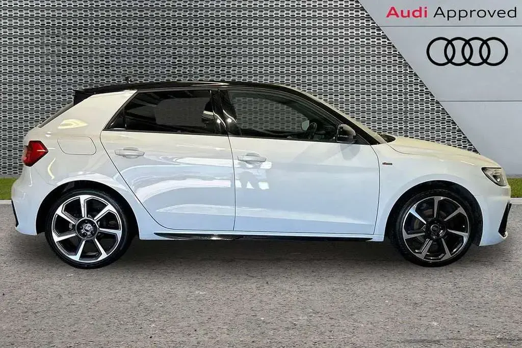 Used Audi A1 Black Edition 108 HP (79 kW) 2023 White SUV